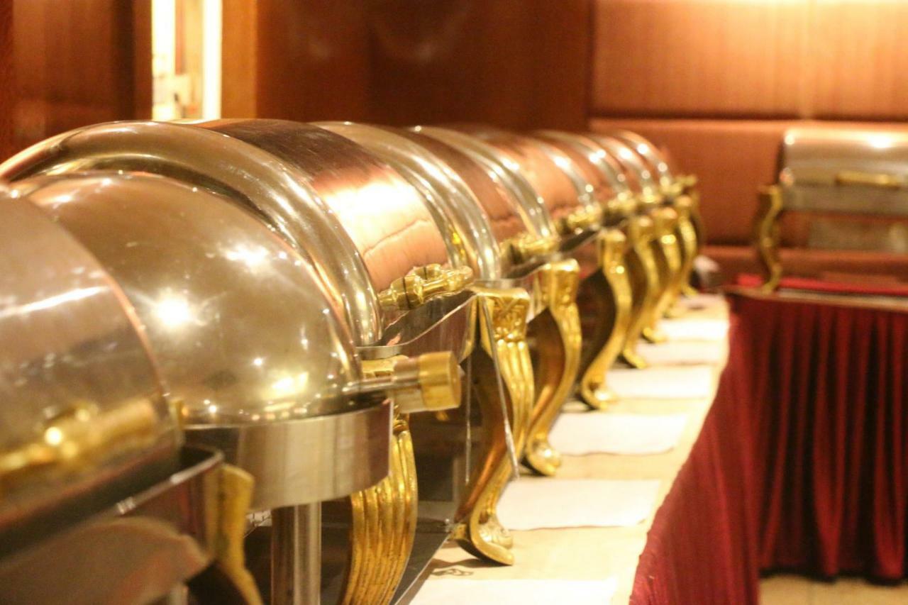 Hotel Western Court Chandīgarh Екстериор снимка