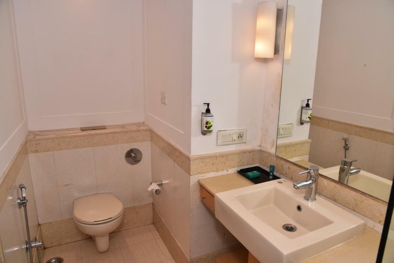 Hotel Western Court Chandīgarh Екстериор снимка